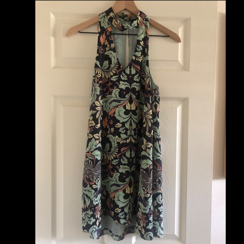 Olivaceous dress 👗 - Picture 2 of 6